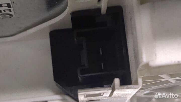 Стеклоподъемник электрический Skoda Yeti, 2012