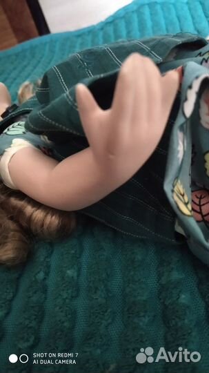 Кукла фарфоровая