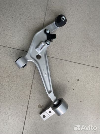 Рычаг подвески Nissan X-Trail (T30), 2005