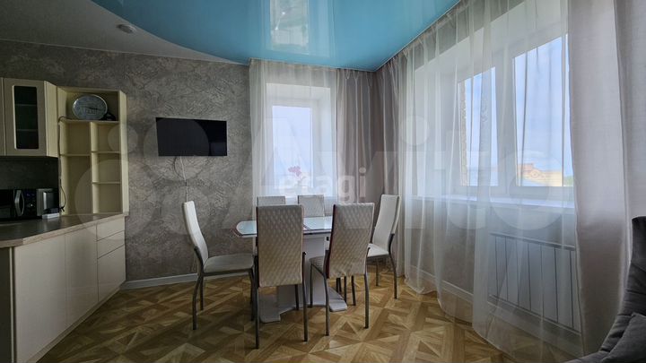 3-к. квартира, 110 м², 7/14 эт.