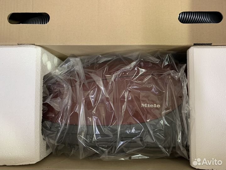 Пылесос Miele Complete C3 PowerLine sgda3 Новый