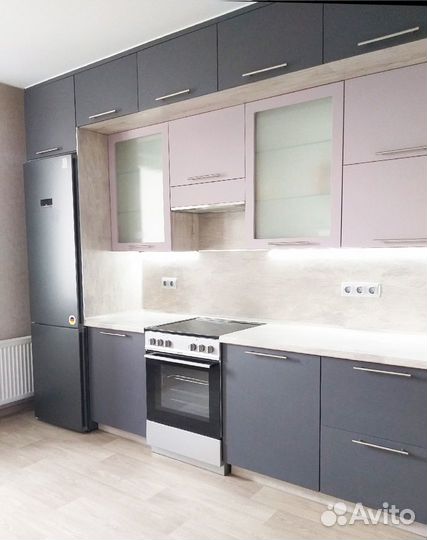 Прямая кухня до потолка