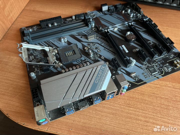 Материнская плата Gigabyte z390 D