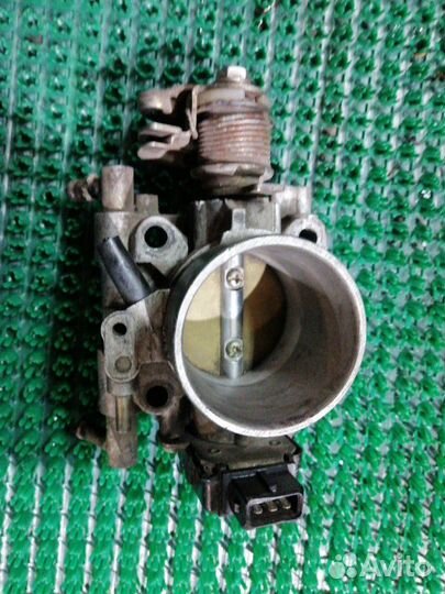 Дроссельная заслонка Nissan CA16DE