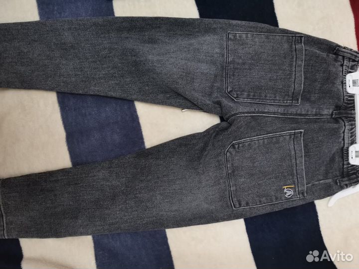 Рубашка и джинсы