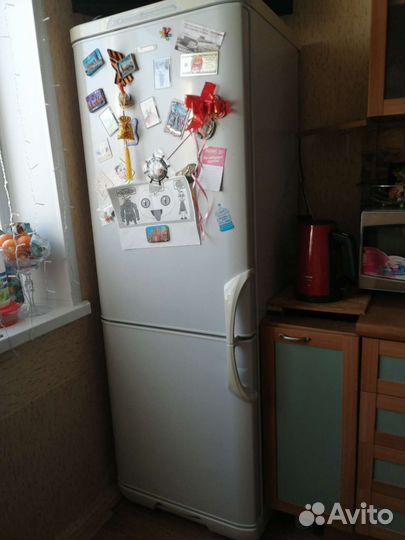 Холодильник бу под ремонт или на запчасти