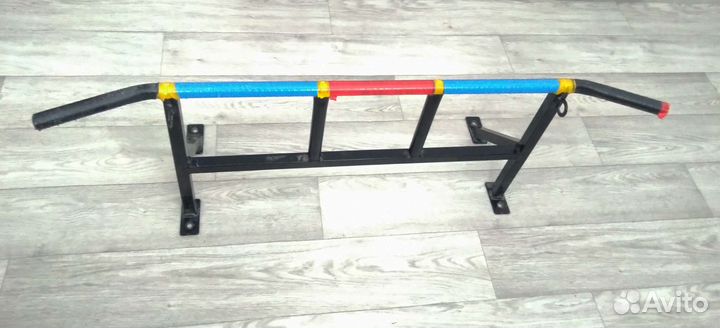 Турник настенный