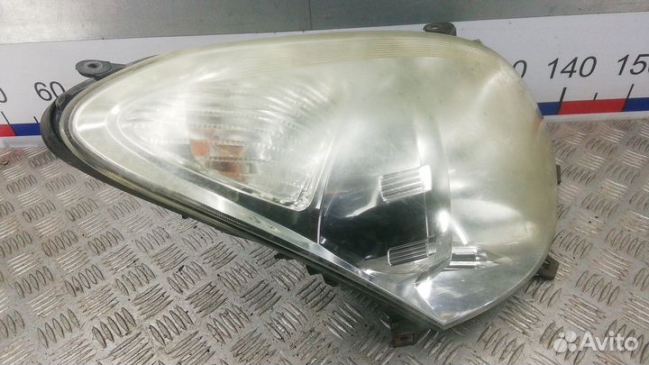 Фара правая Toyota Corolla Verso 2-й рест. 2008