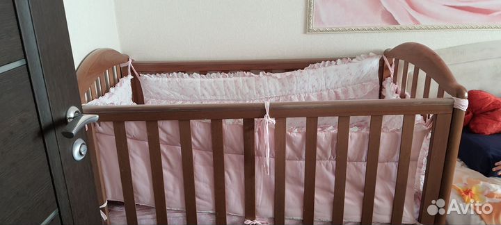 Детская кровать с маятником и ящиком