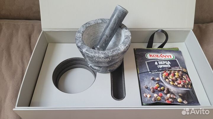 Подарочный набор ступка с пестиком+приправы