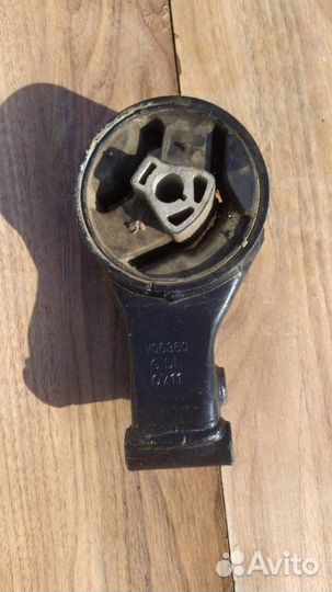 Опора двигателя задняя Chevrolet Cruze седан 1.8