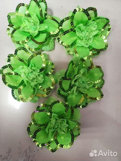 Цветы на булавке