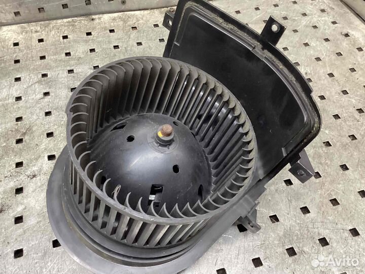 Моторчик печки Volkswagen Golf