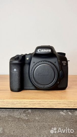 Canon 7D (как новый)