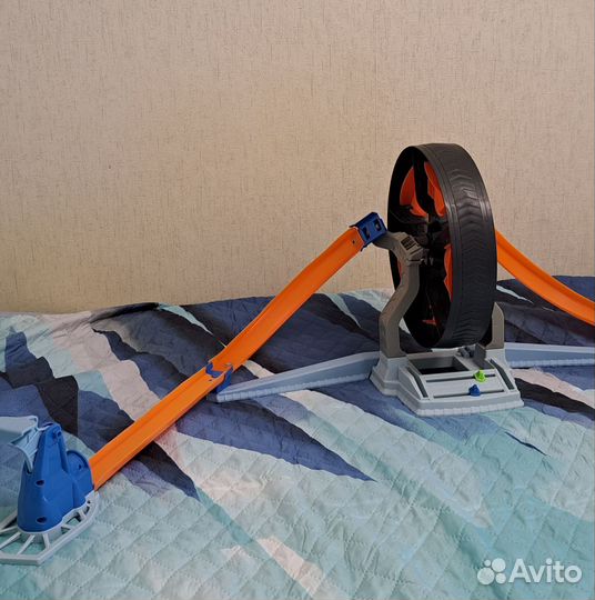 Круговое противостояние трек Hot wheels
