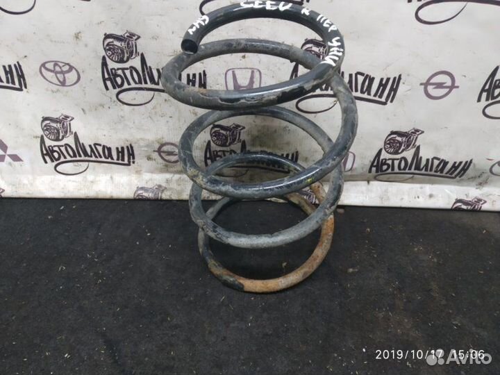 Пружина передняя правая Kia Ceed универсал 2009