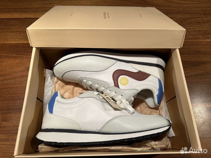 Женские кроссовки из натуральной кожи