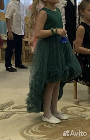 Платье для девочки нарядное 130