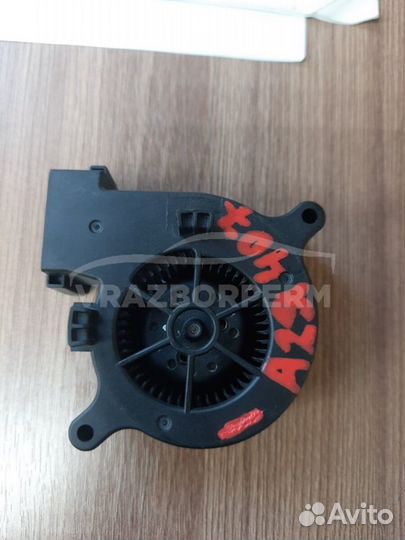 Моторчик вентилятора Land Rover Discovery