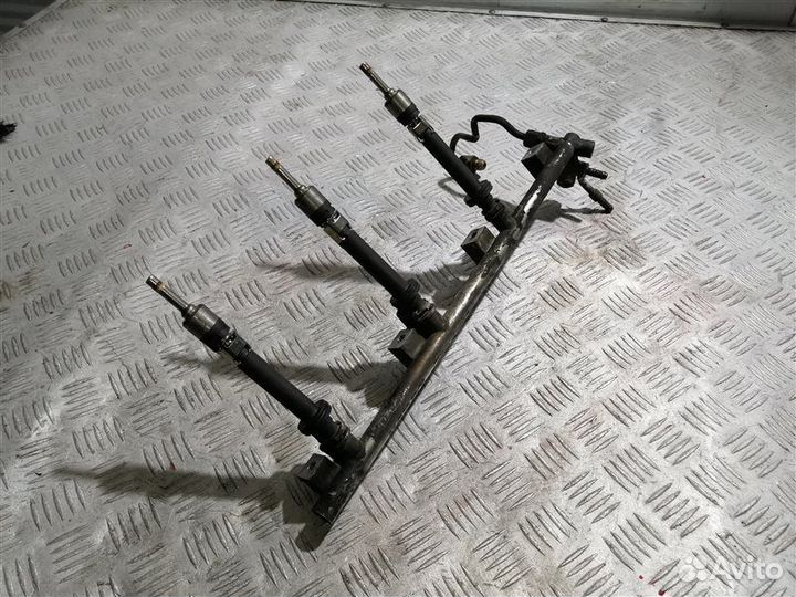 Топливная рампа Porsche Cayenne 958 M55.02 2013