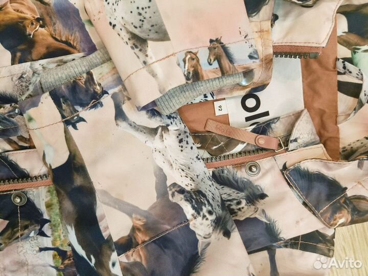 Ветровка парка molo 92 кони лошади