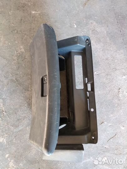 Бардачок перчаточный ящик Lexus RX300