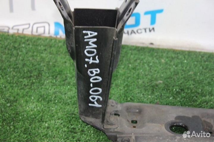 Рамка радиатора Volvo V70 Iii BW