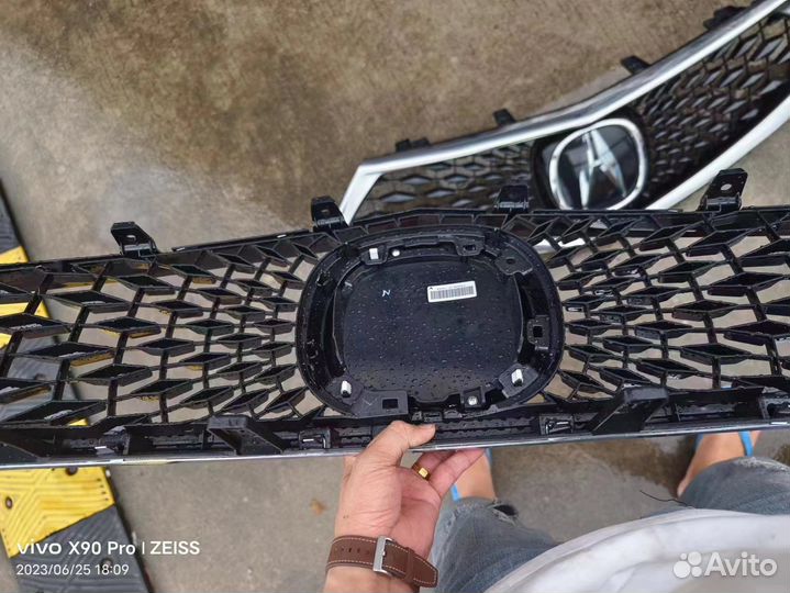 Решётка радиатора Acura RDX III