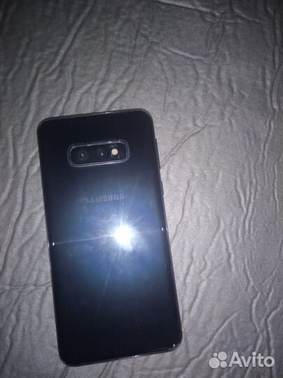 Продам самсунг с10е