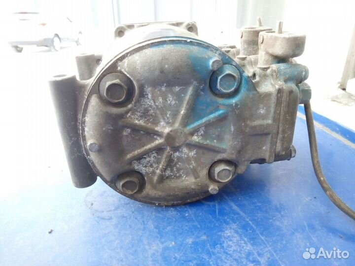 Mitsubishi Libero - Компрессор кондиционера Б/У