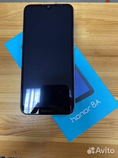 Телефон honor 8a 32гб
