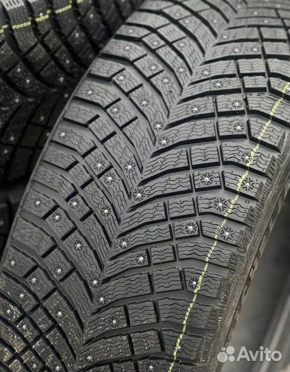 Michelin X-Ice North 4 SUV 285/45 R22 114T