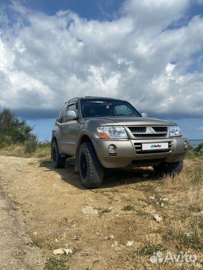 Mitsubishi Pajero, 2004