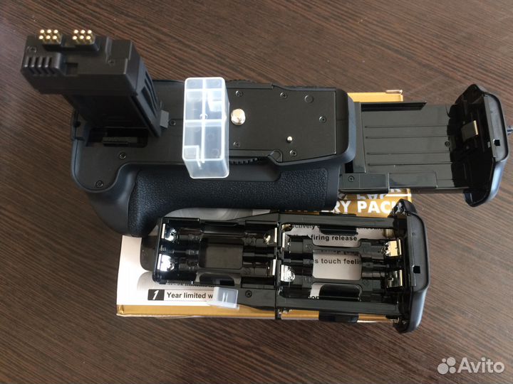 Батарейный блок для Canon 550D 600D 650D 700D