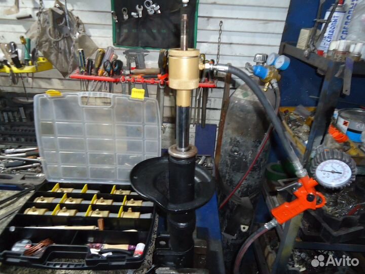 Honda CR-V стойка передняя