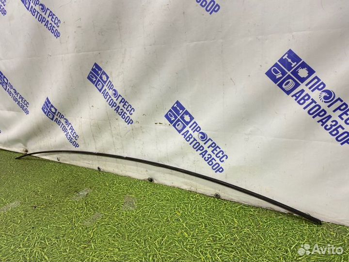 Молдинг крыши левый Skoda Superb седан 1.8 AWT