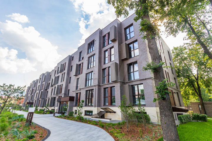 2-к. квартира, 84 м², 2/4 эт.