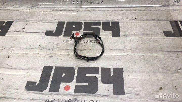 Датчик ABS задний правый Infiniti Qx56 JA60 VK56DE