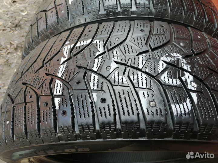 Bridgestone Blizzak Spike-02 215/55 R17 98T