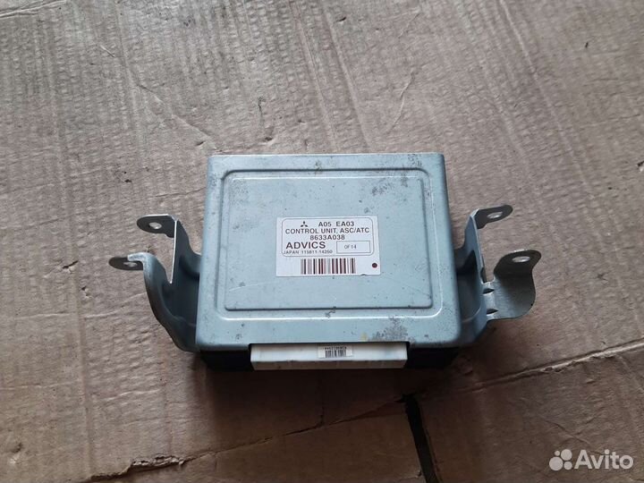 Эбу блок управления ABS Mitsubishi Pajero 4