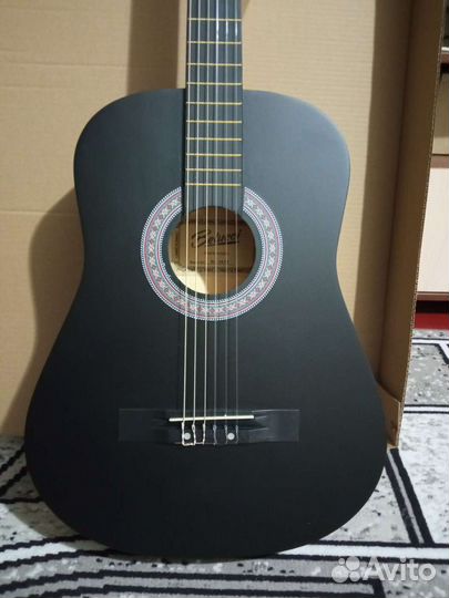 Гитара классическая чёрная новая в коробке