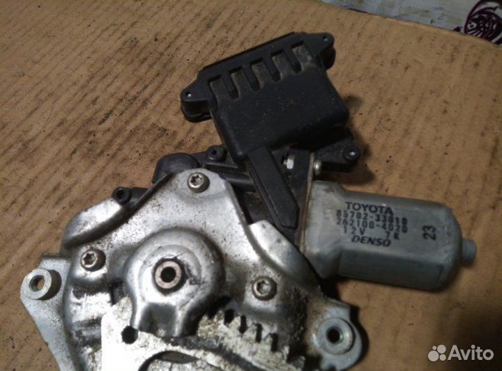 Стеклоподъемник передний левый Toyota Corolla 150