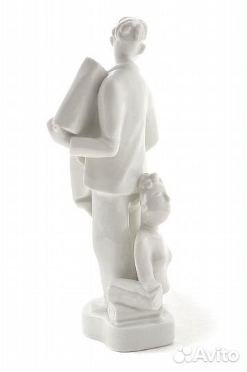 Фарфоровая фигура 