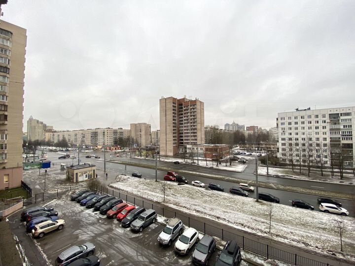 2-к. квартира, 57 м², 5/12 эт.