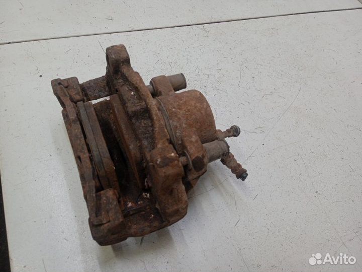 Суппорт передний правый Land Rover Freelander 2