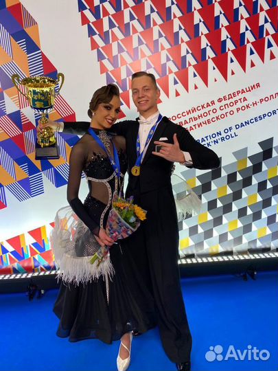 Тренер по бальным танцам