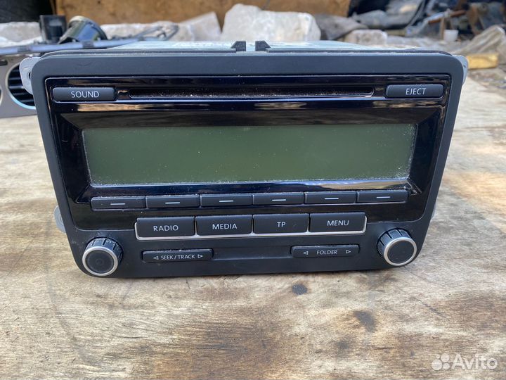 Штатная магнитола Volkswagen Tiguan 1