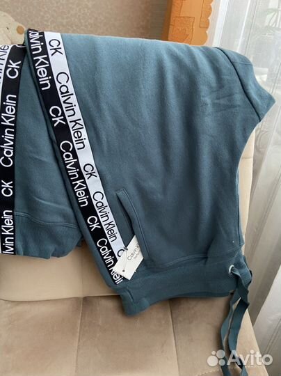 Костюм спортивный женский