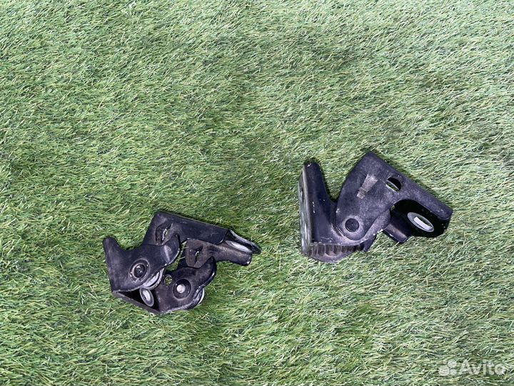 Петли задней правой двери Cadillac Escalade GMT900