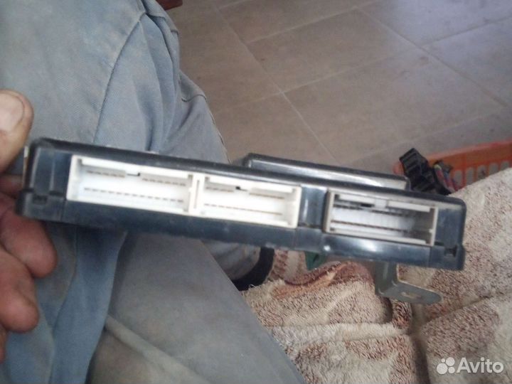 Блок комфорта Hyundai Elantra HD 954002H310 HD